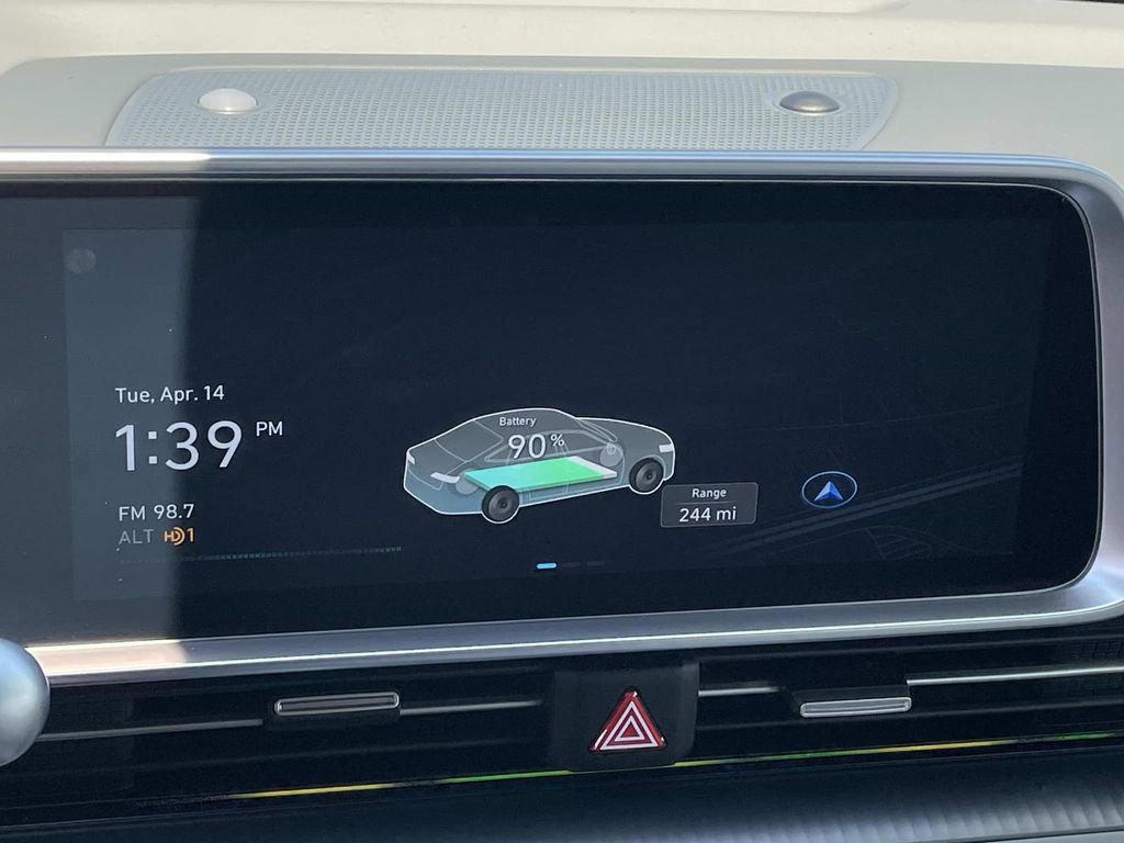 Used 2025 Hyundai Ioniq 6 SEL image 9