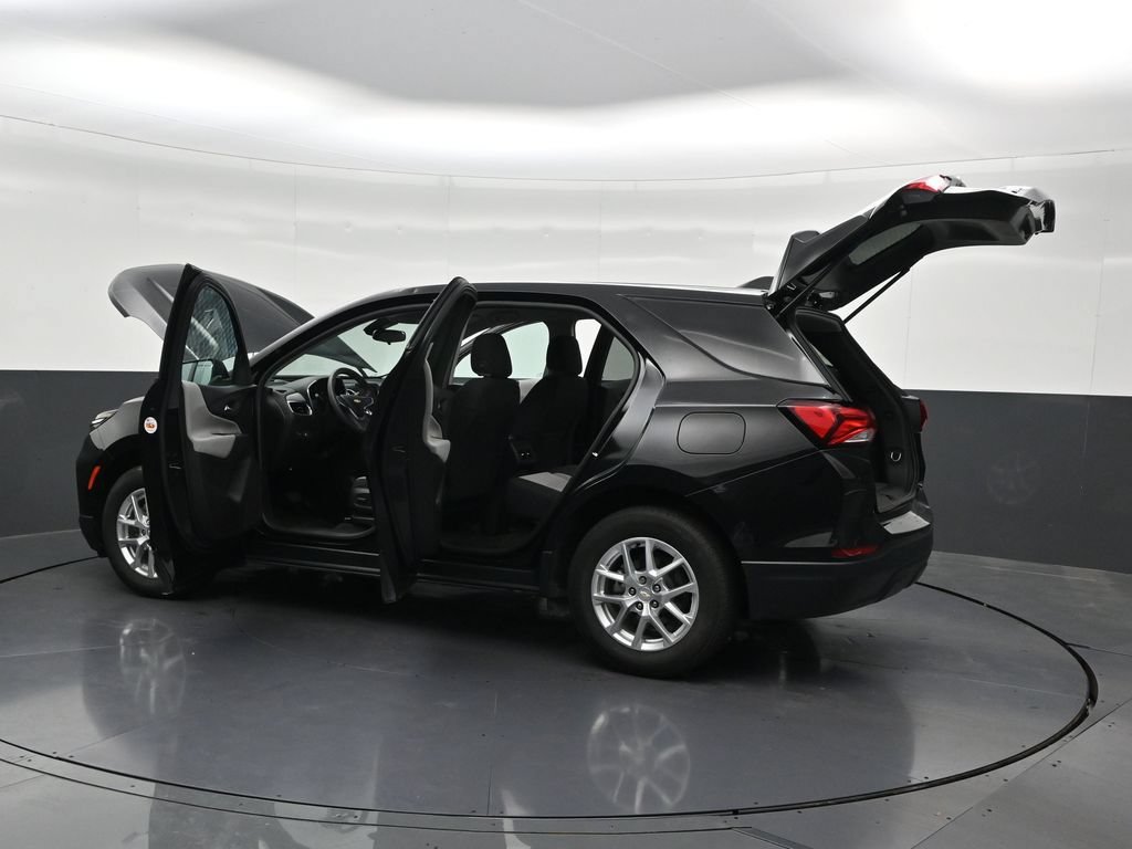 Used 2022 Chevrolet Equinox LS w/ LS Convenience Package FWD image 34