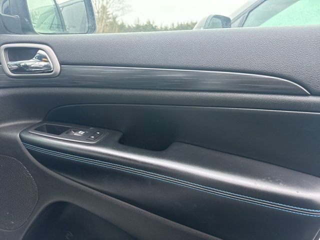 Used 2020 Jeep Grand Cherokee Laredo image 24