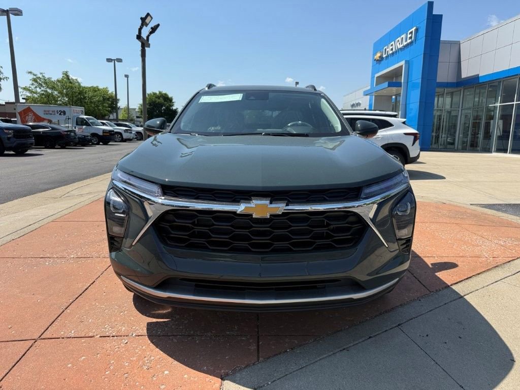 New 2026 Chevrolet Trax LT FWD image 2