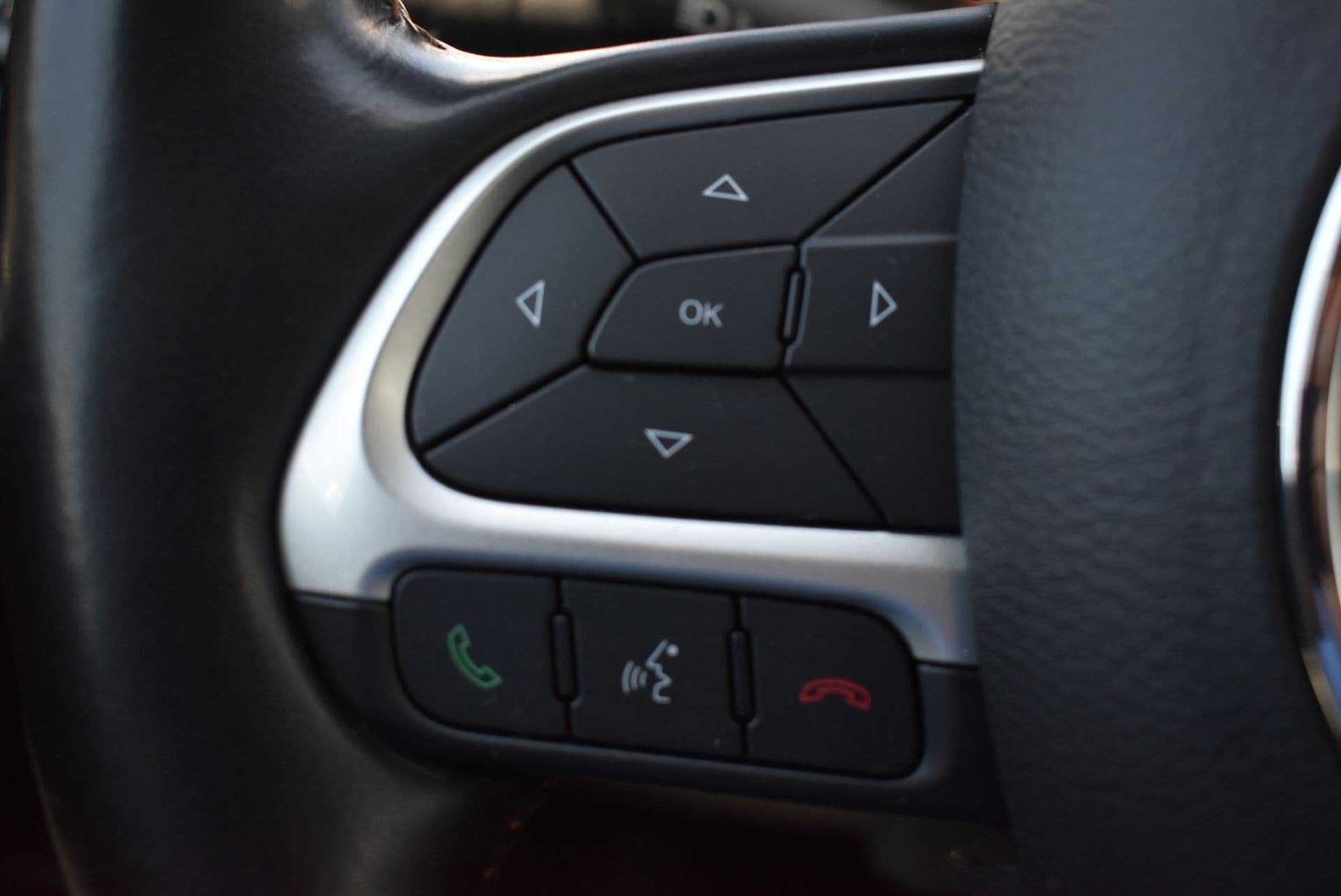 Used 2021 Jeep Compass Limited AWD/4WD image 21