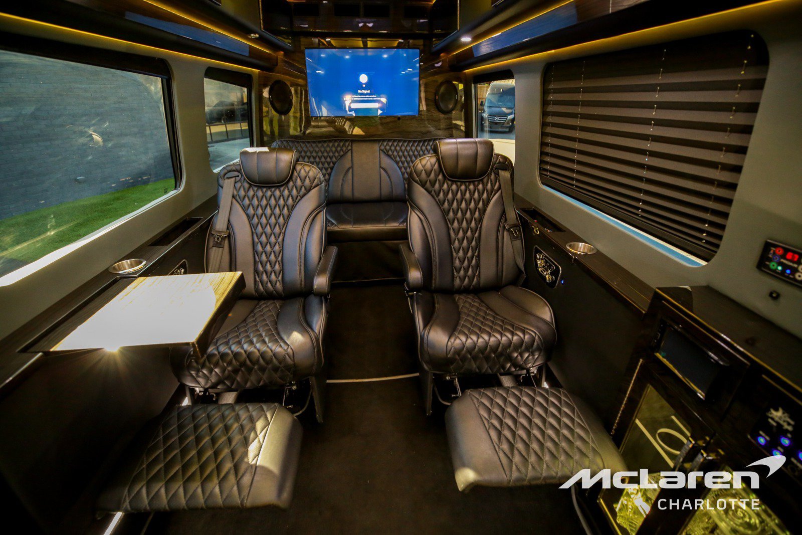 Used 2020 Mercedes-Benz Sprinter 3500 w/ Windows All Around Package image 21