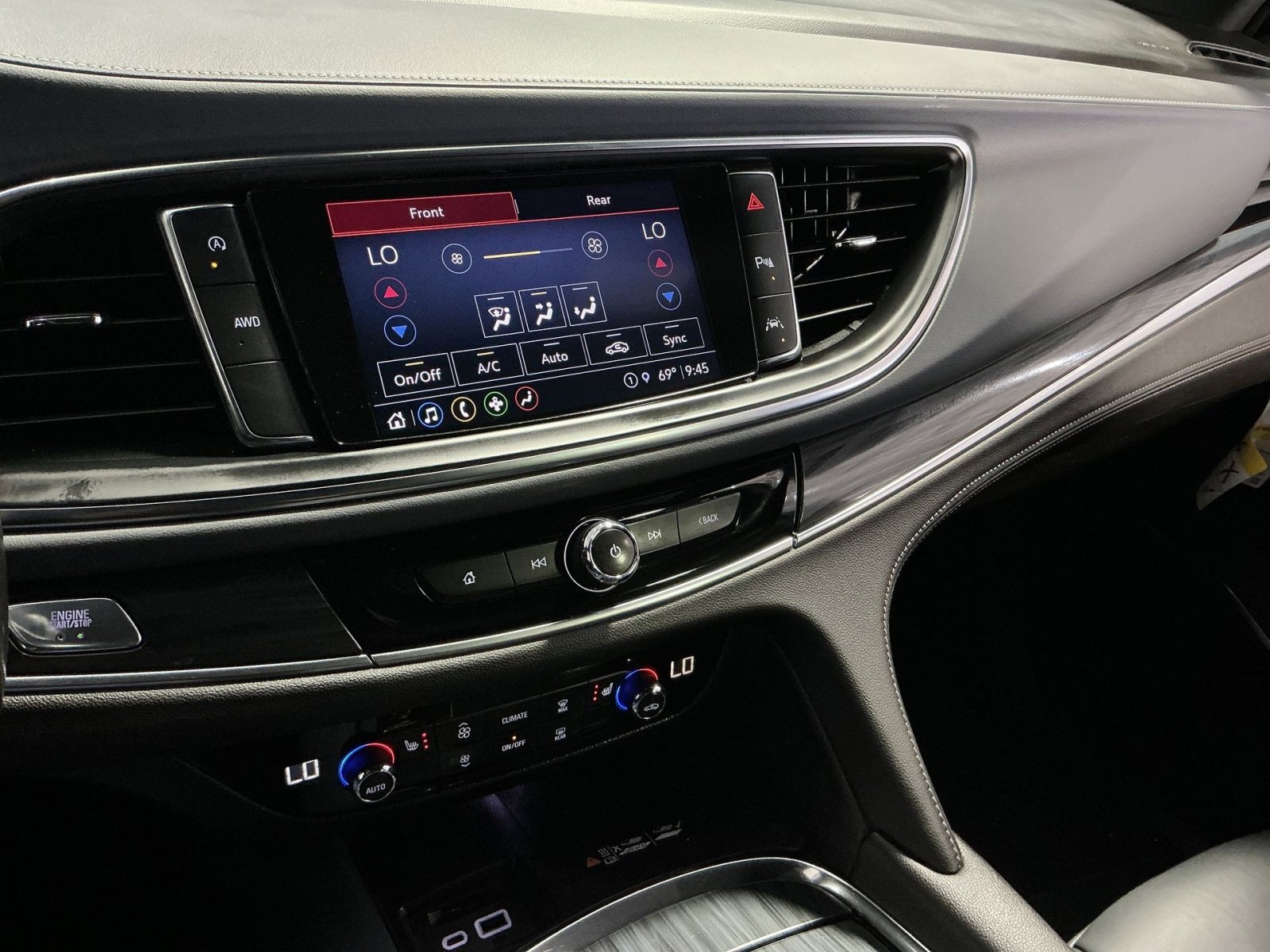 Used 2023 Buick Enclave Essence AWD/4WD image 22