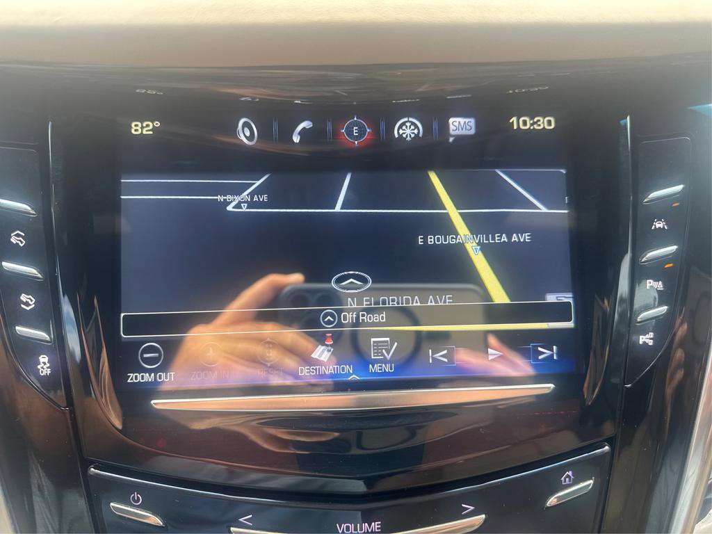 Used 2018 Cadillac Escalade Platinum RWD image 21