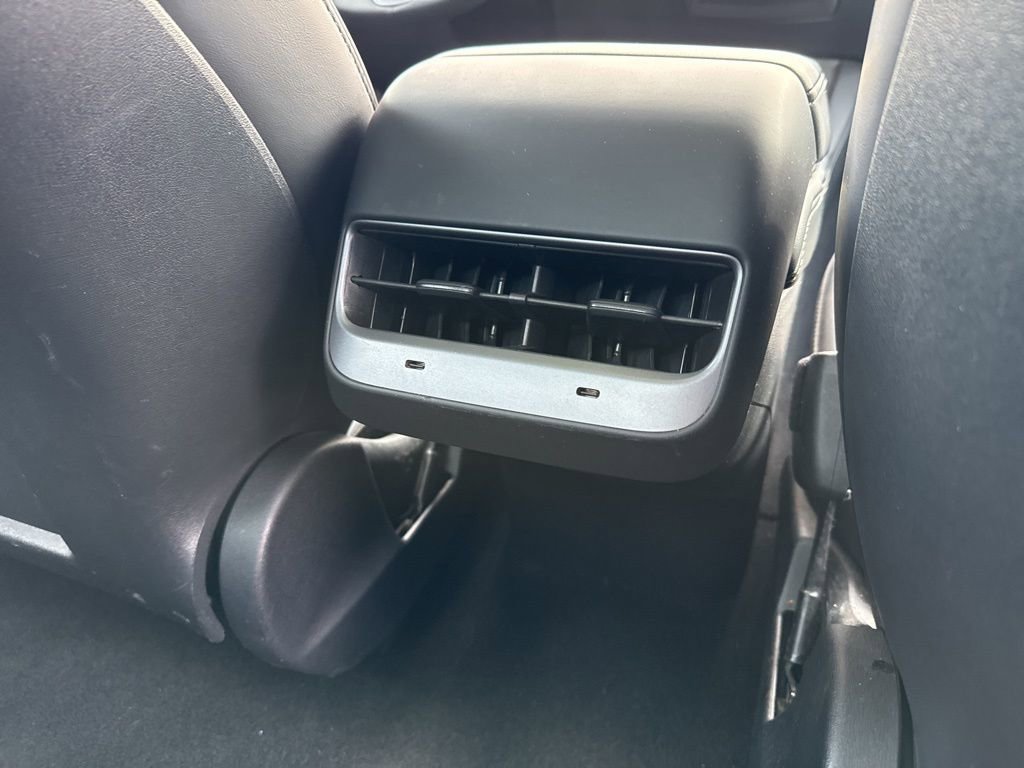 Used 2023 Tesla Model 3 Standard Range image 33