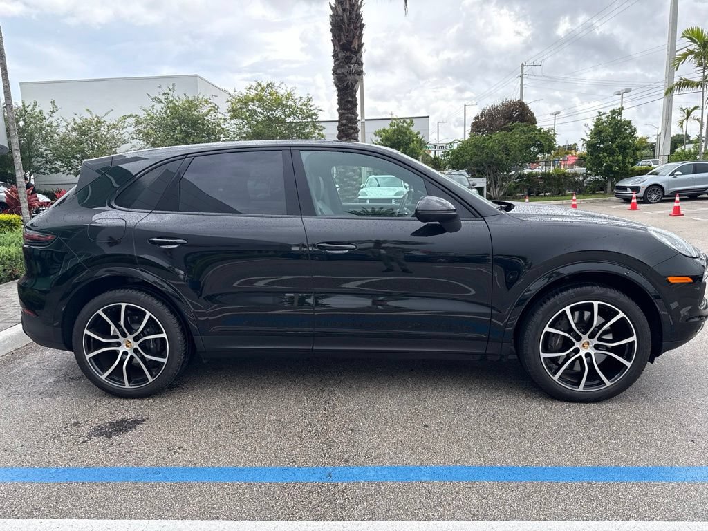 Certified 2023 Porsche Cayenne Platinum Edition AWD/4WD image 29