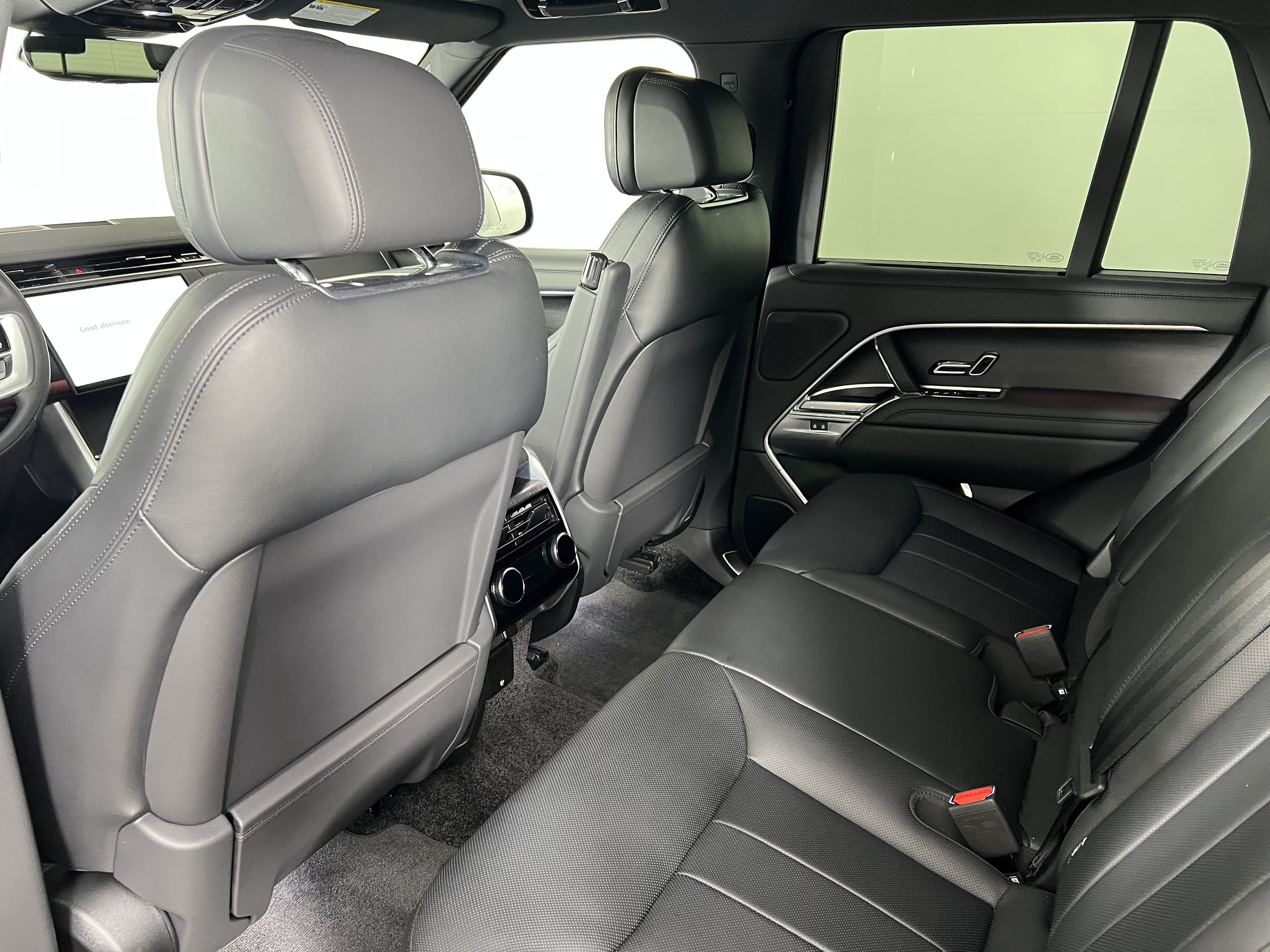 Used 2025 Land Rover Range Rover SE AWD/4WD image 20