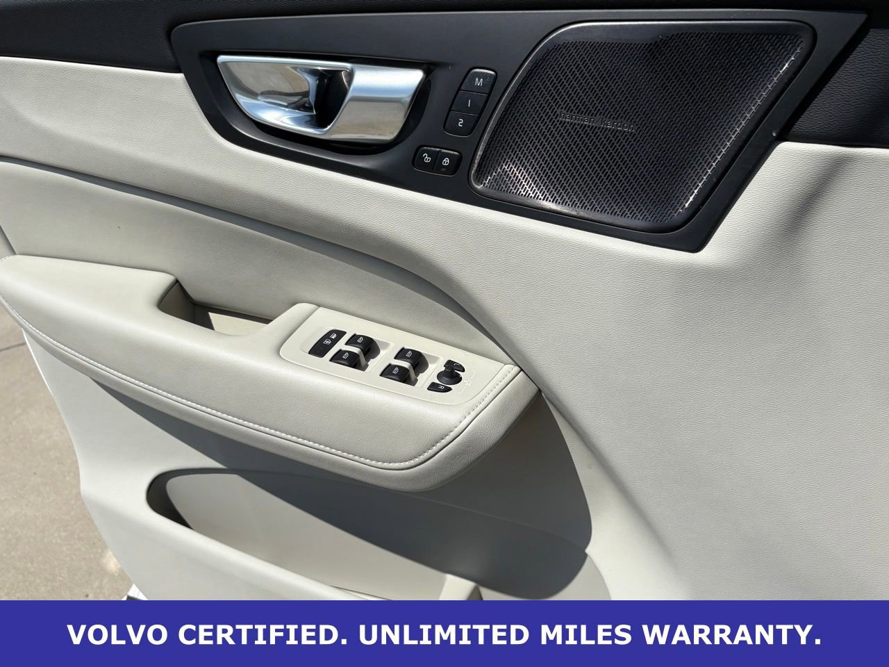 Certified 2023 Volvo XC60 B5 Ultimate w/ Climate Package image 26