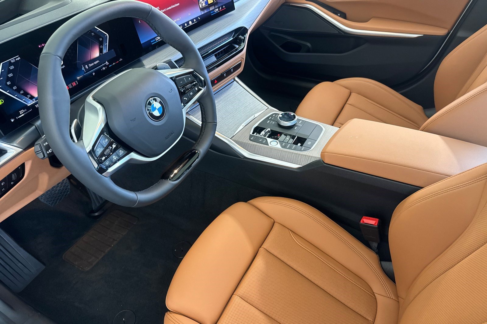 Used 2026 BMW 330i Sedan w/ Premium Package RWD image 4