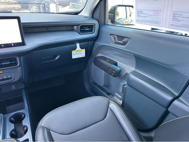 Used 2025 Ford Maverick Lobo image 14