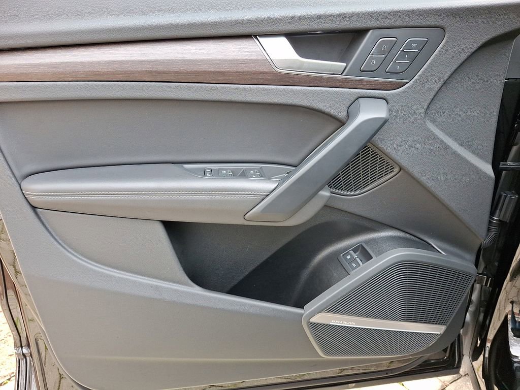 Used 2023 Audi Q5 e Premium Plus w/ Premium Plus Package image 14