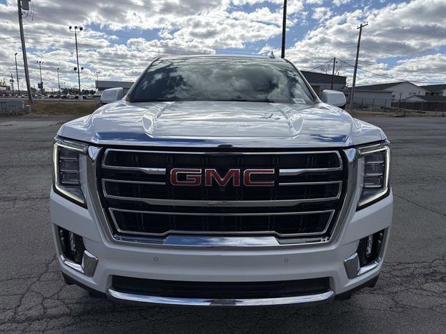 Used 2022 GMC Yukon XL SLT w/ SLT Luxury Package image 2