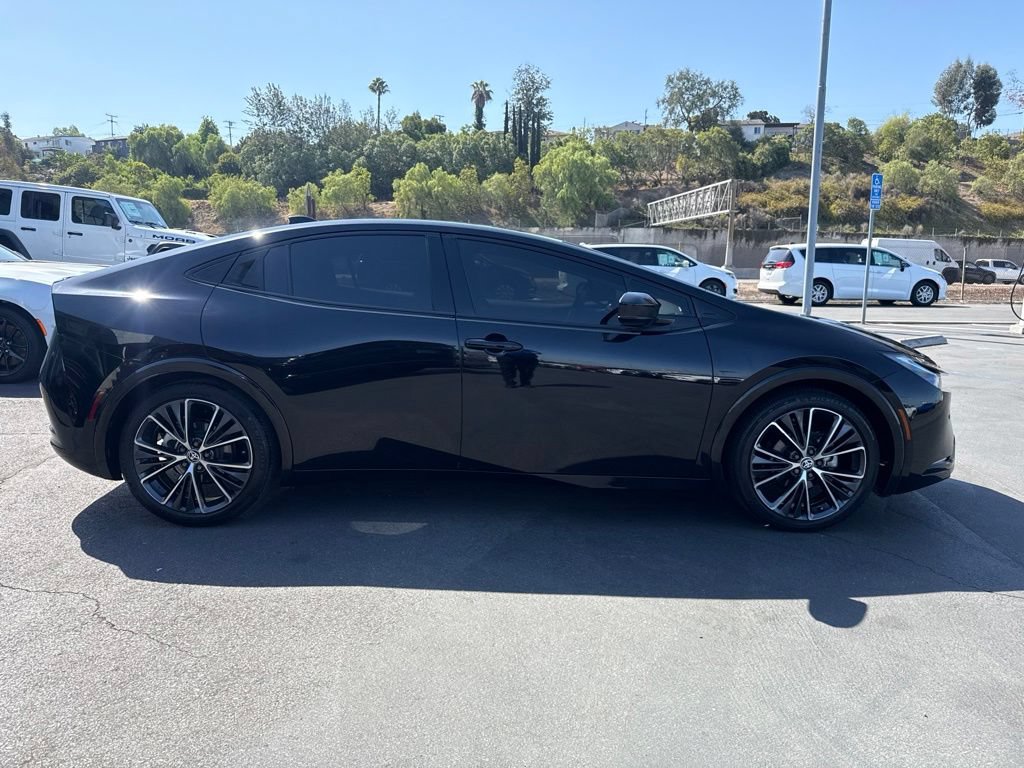 Used 2023 Toyota Prius XLE FWD image 9