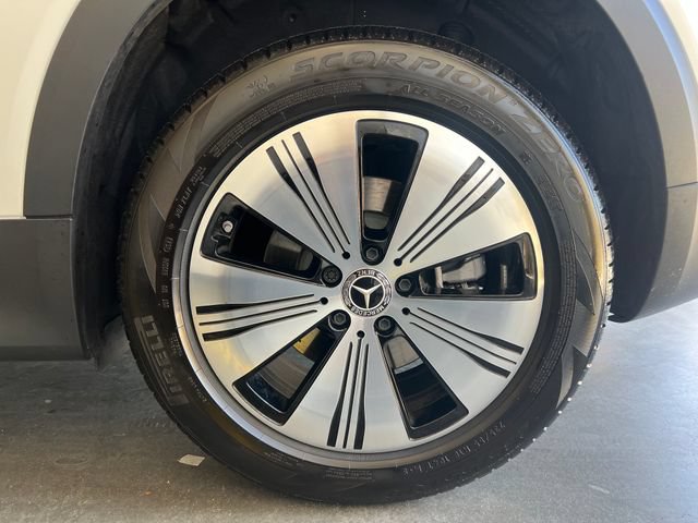 Used 2025 Mercedes-Benz EQB 300 4MATIC image 12
