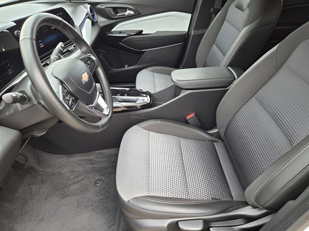 Used 2024 Chevrolet Trax LT w/ Driver Confidence Package FWD image 11