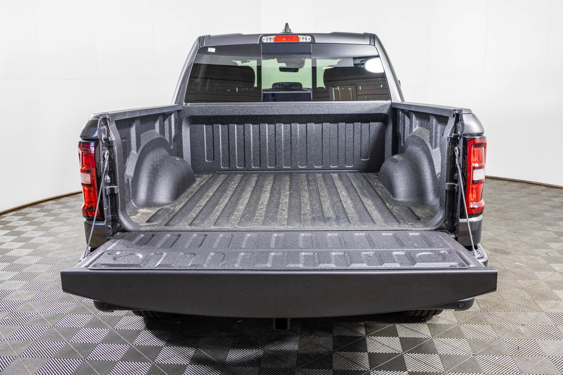 New 2026 RAM 1500 Express AWD/4WD image 35