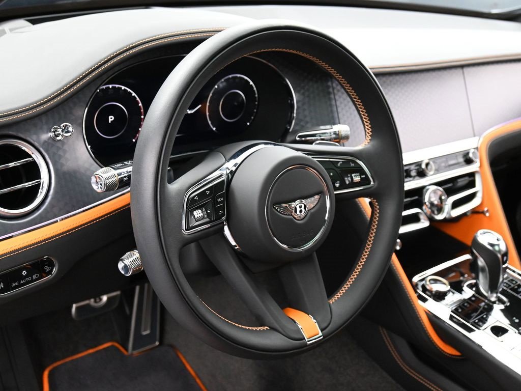 Used 2025 Bentley Flying Spur Plug-In Hybrid image 17