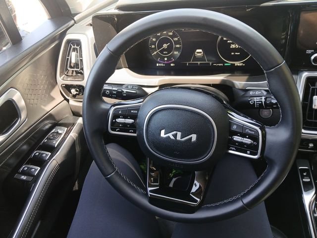 Certified 2023 Kia Sorento SX AWD/4WD image 17