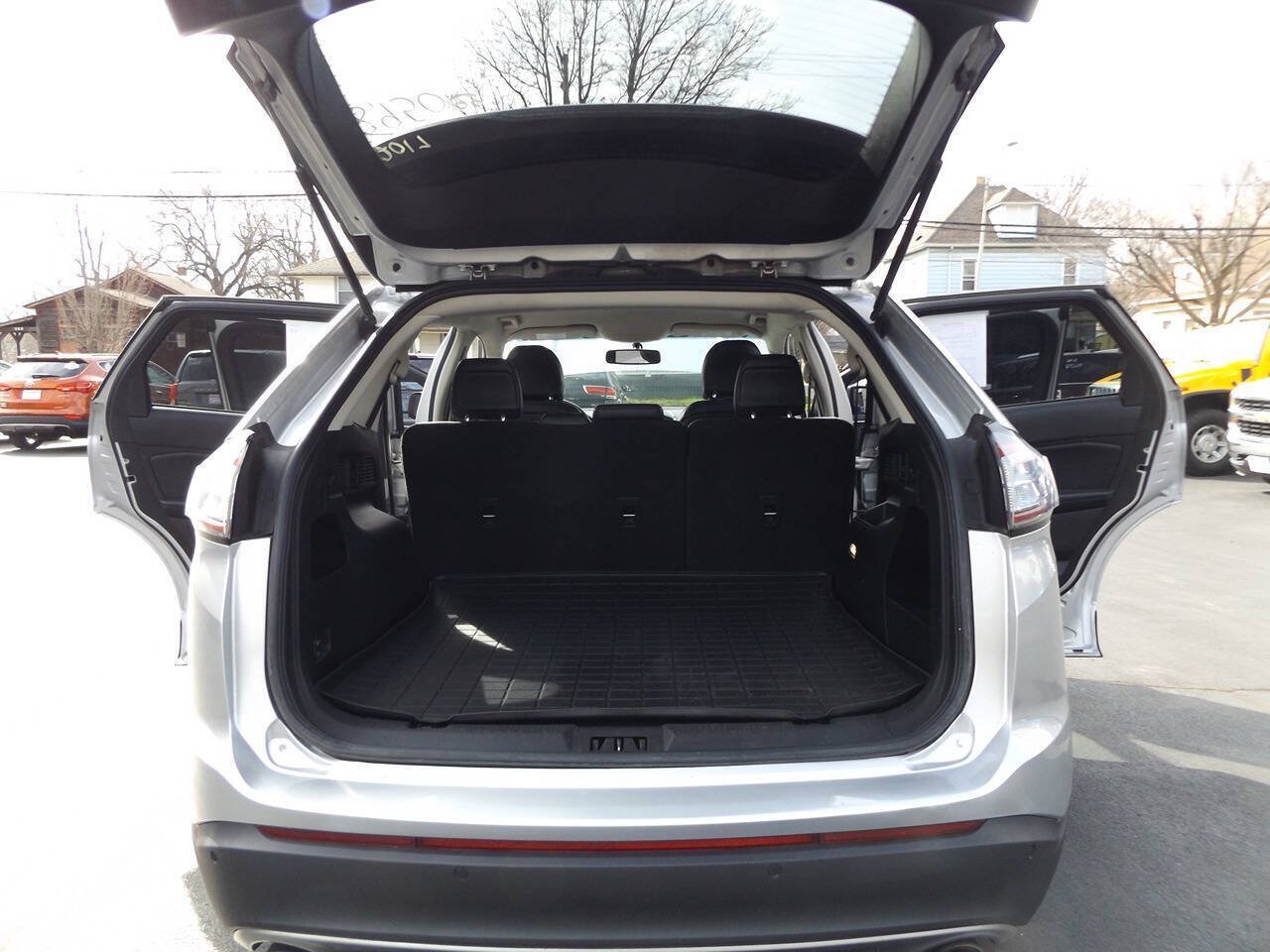 Used 2017 Ford Edge SEL w/ Equipment Group 201A AWD/4WD image 27