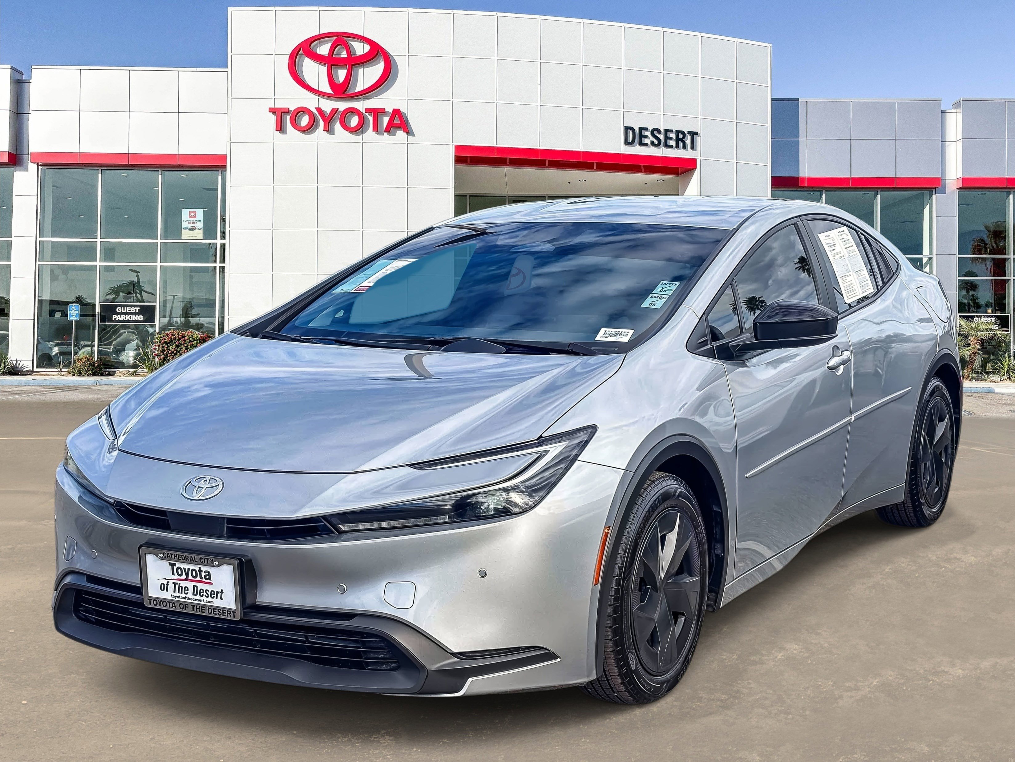 Used 2024 Toyota Prius LE image 3