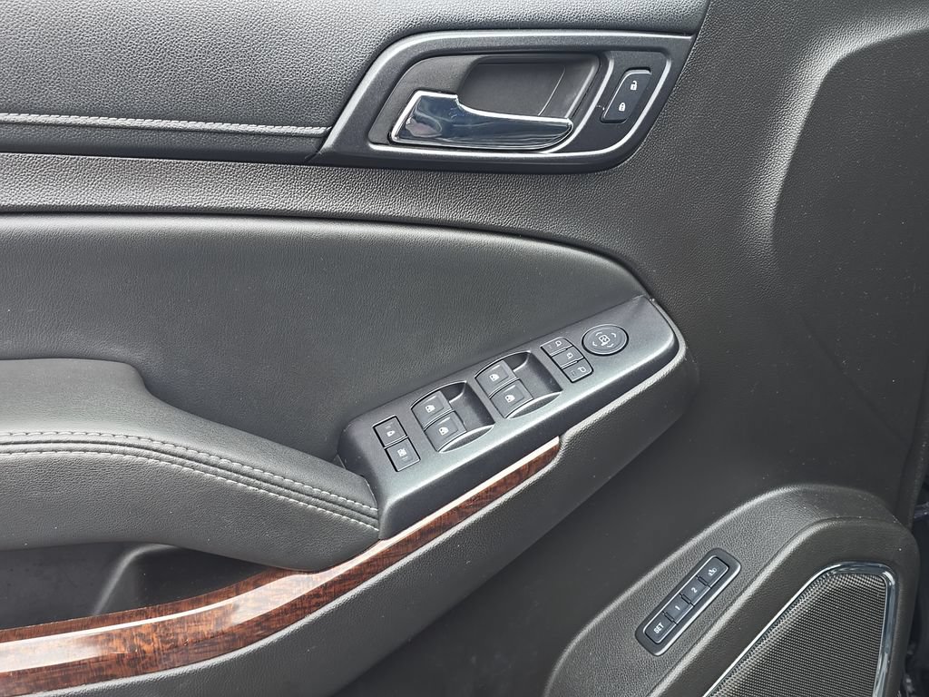 Used 2017 GMC Yukon SLT AWD/4WD image 19