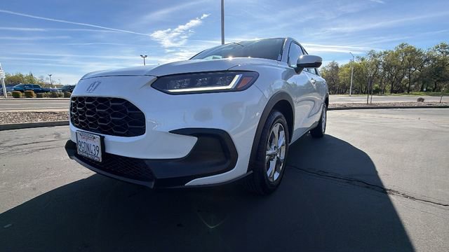 Used 2023 Honda HR-V LX image 9