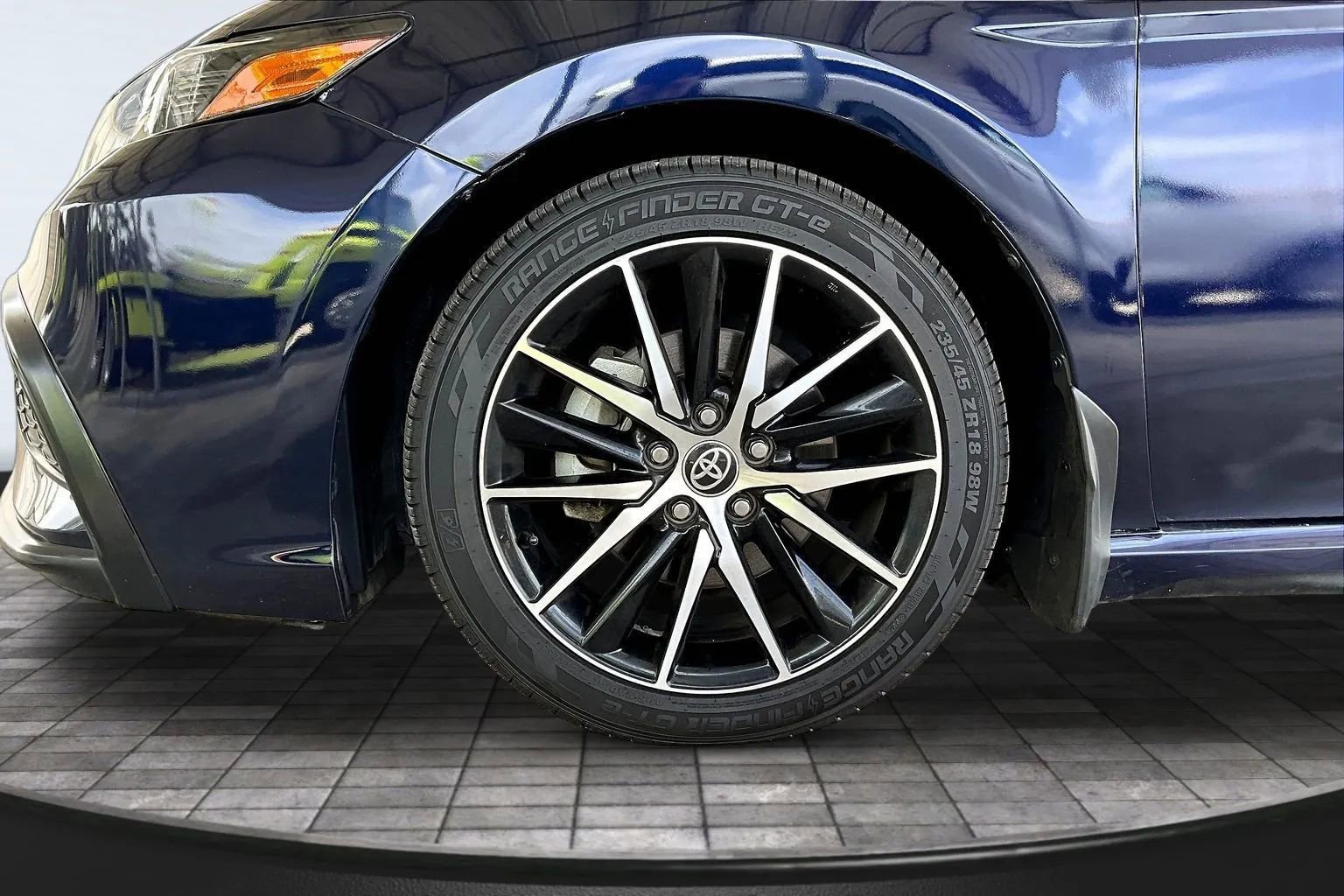 Used 2022 Toyota Camry SE w/ Cold Weather Package FWD image 31
