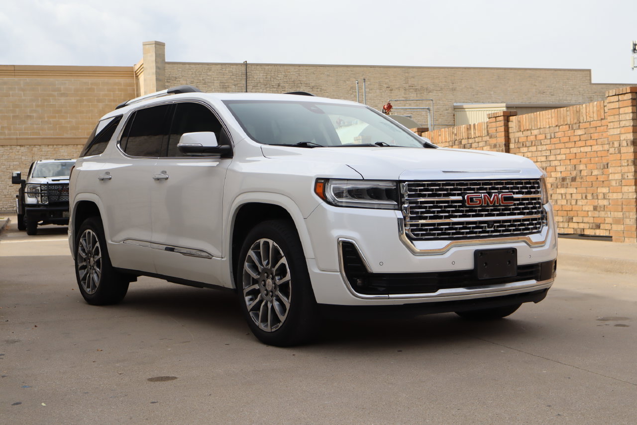 Used 2023 GMC Acadia Denali w/ Denali Ultimate Package FWD image 2