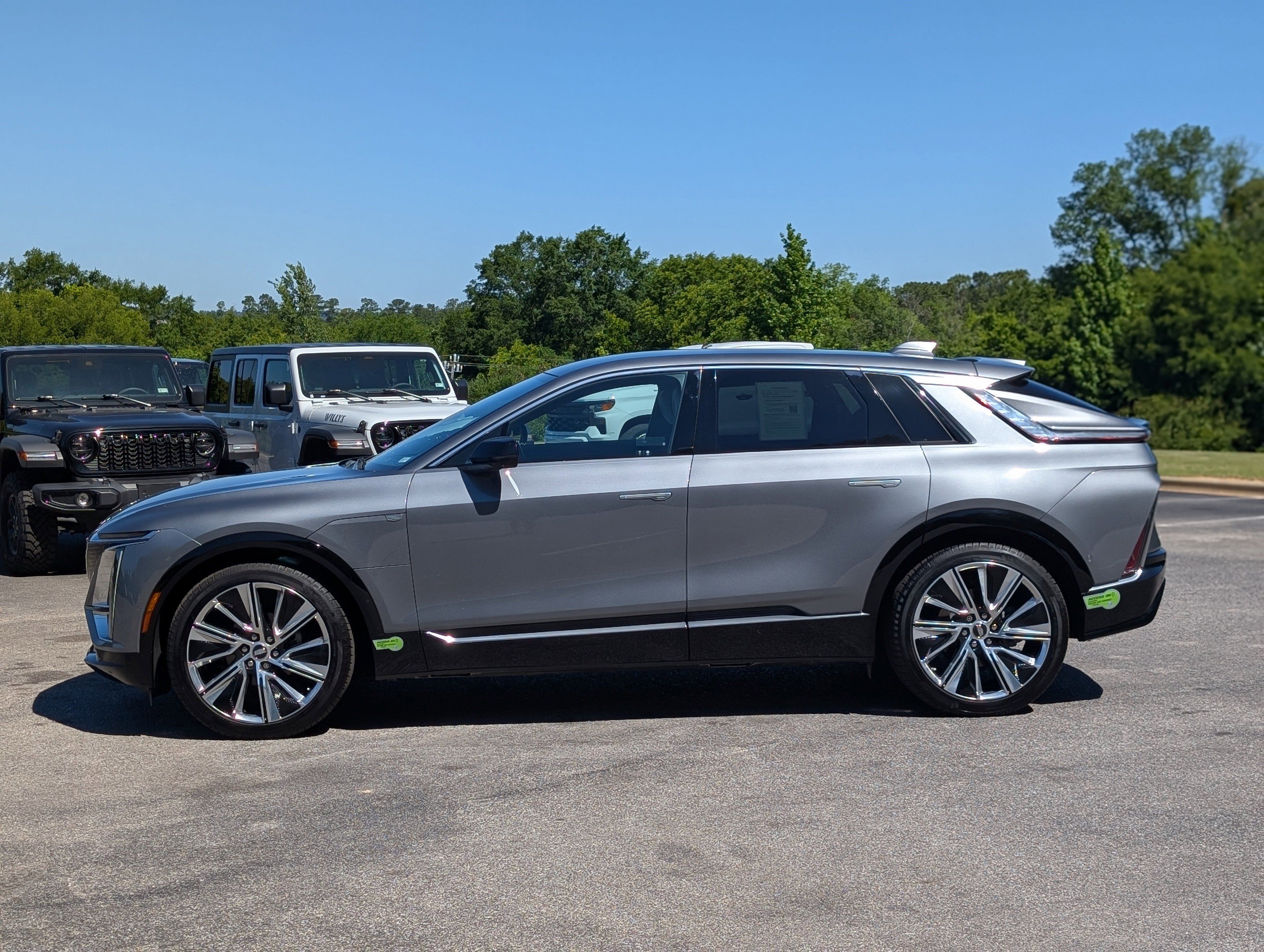 Used 2023 Cadillac Lyriq 2WD image 6