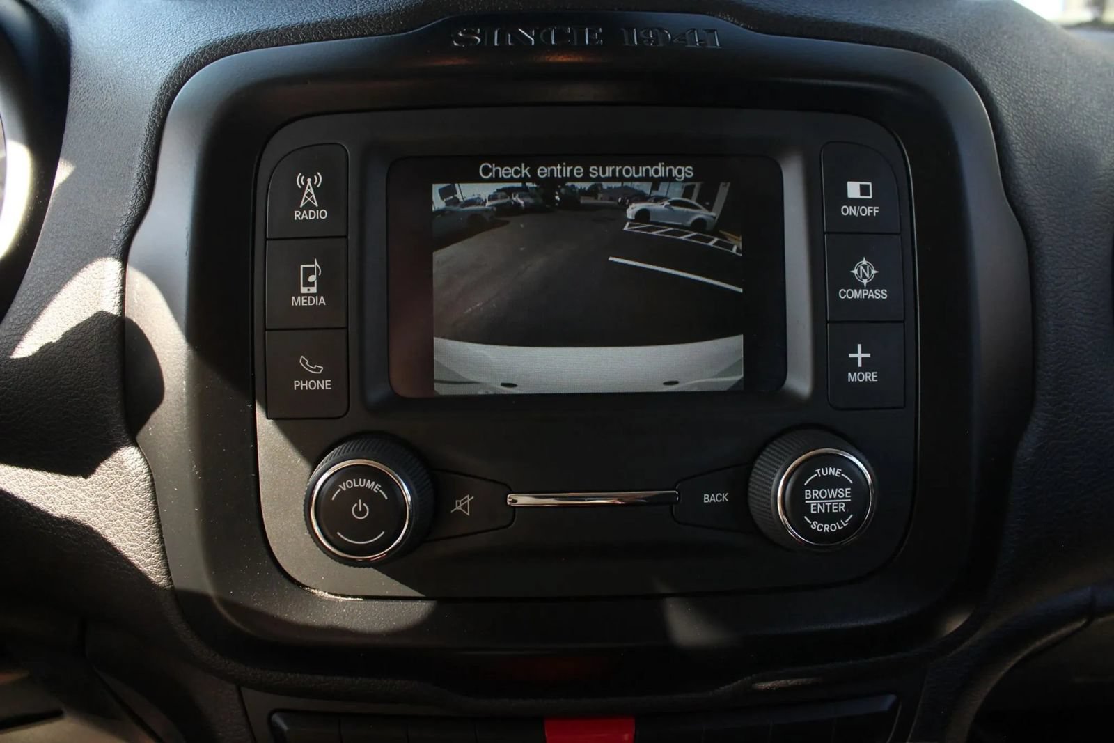 Used 2015 Jeep Renegade Trailhawk AWD/4WD image 28