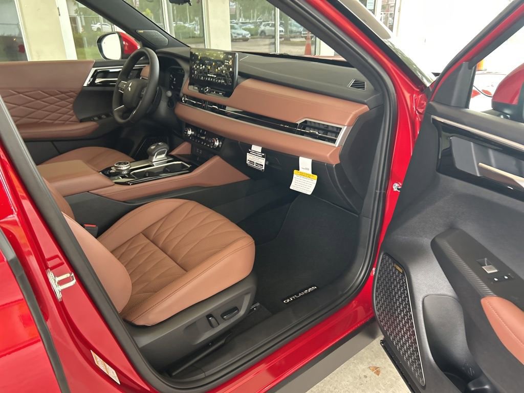 New 2025 Mitsubishi Outlander SEL image 24