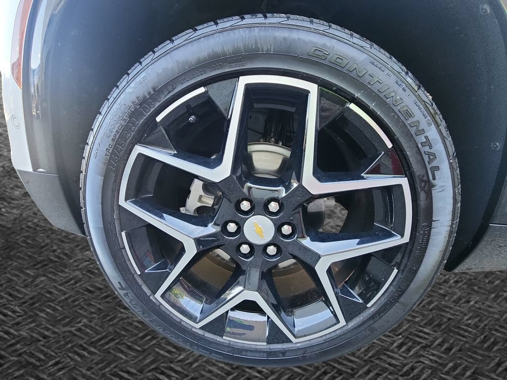 Used 2025 Chevrolet Traverse High Country w/ LPO, Floor Liner Package AWD/4WD image 12