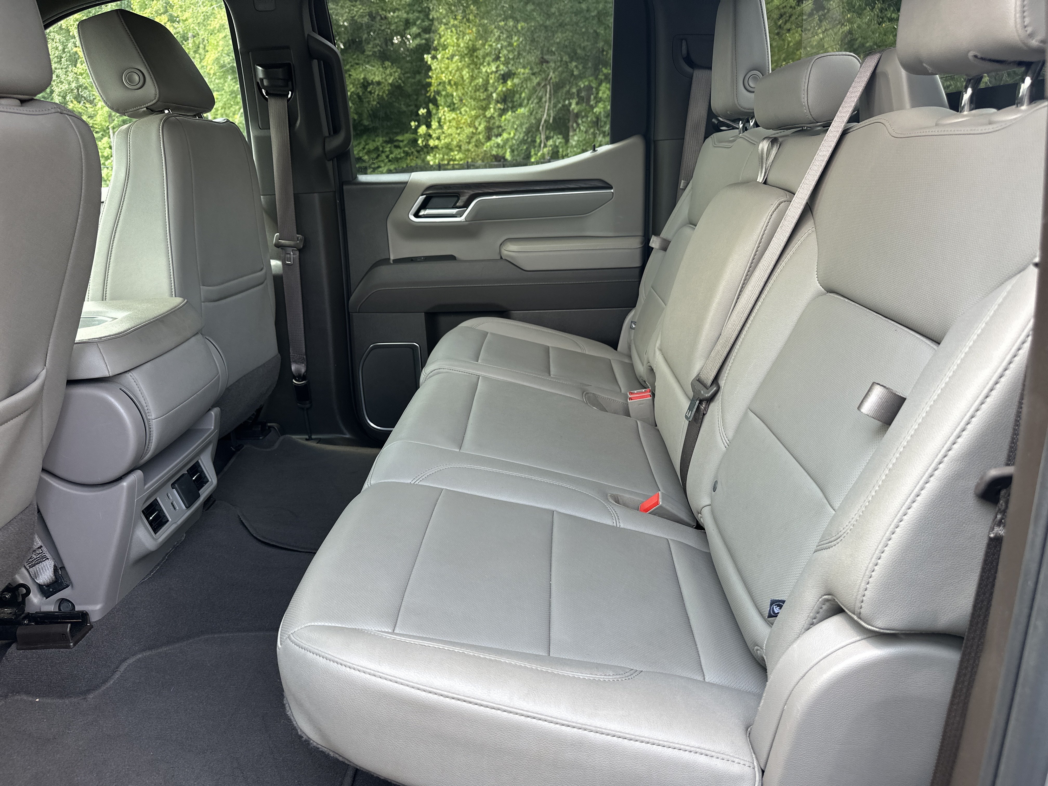 Used 2025 GMC Sierra 1500 SLT AWD/4WD image 21