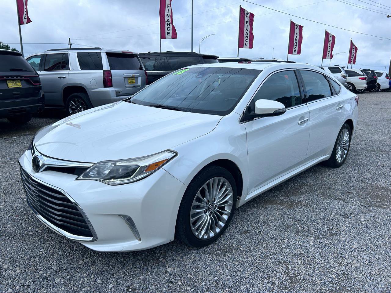 Used 2018 Toyota Avalon Limited FWD image 19