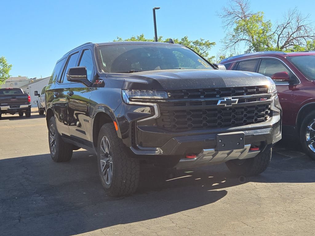 Used 2023 Chevrolet Tahoe Z71 w/ Luxury Package AWD/4WD image 3