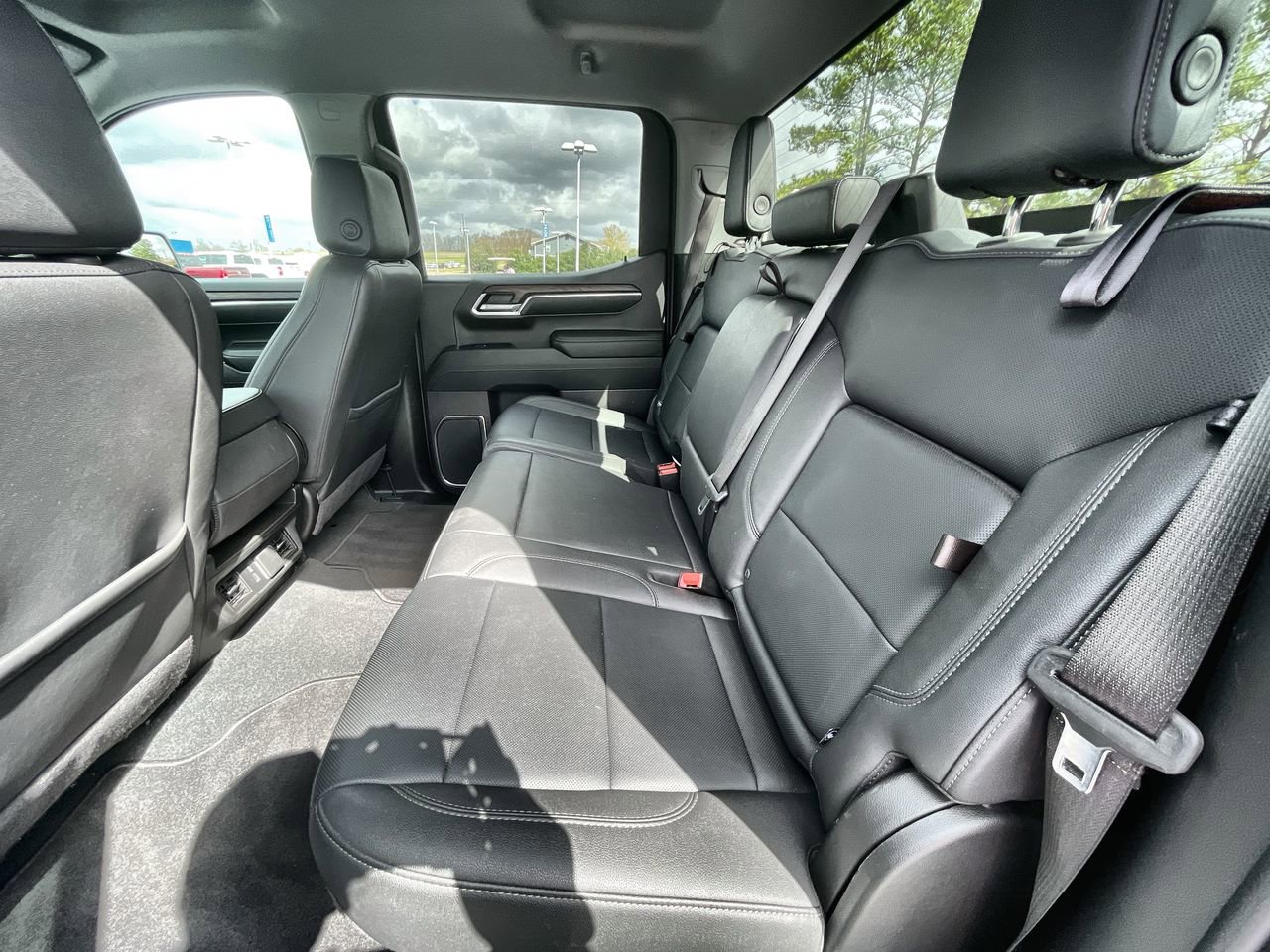 Used 2024 GMC Sierra 1500 SLT AWD/4WD image 24