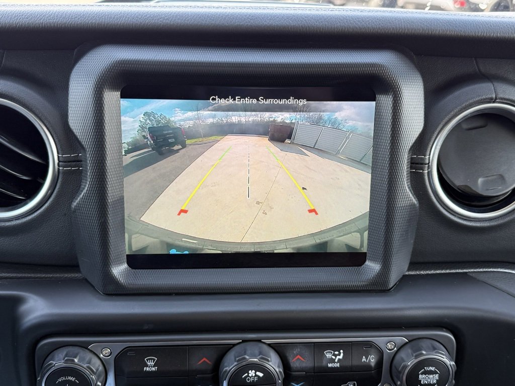 Used 2023 Jeep Wrangler Unlimited Sahara image 21