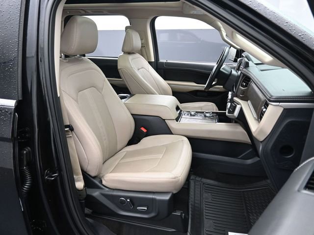 Used 2023 Ford Expedition Limited image 28
