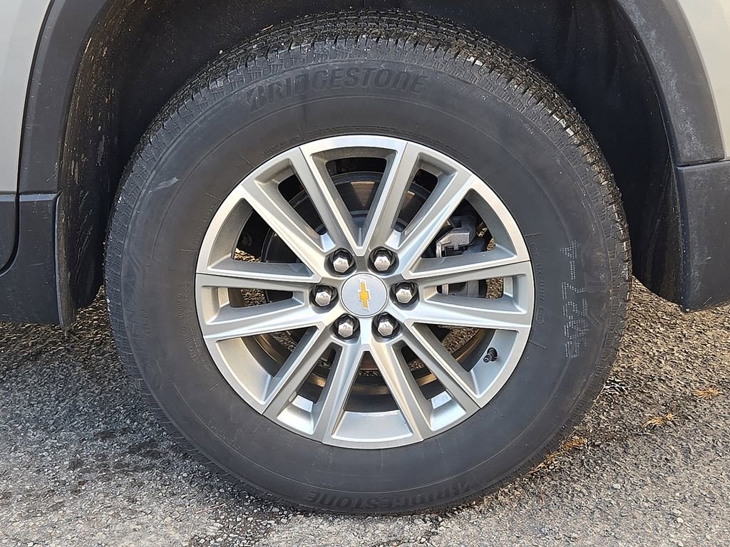 Used 2023 Chevrolet Traverse LT image 11