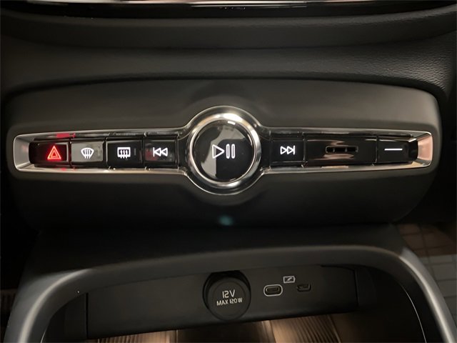 Used 2023 Volvo XC40 Recharge Ultimate w/ Protection Package Premier image 43