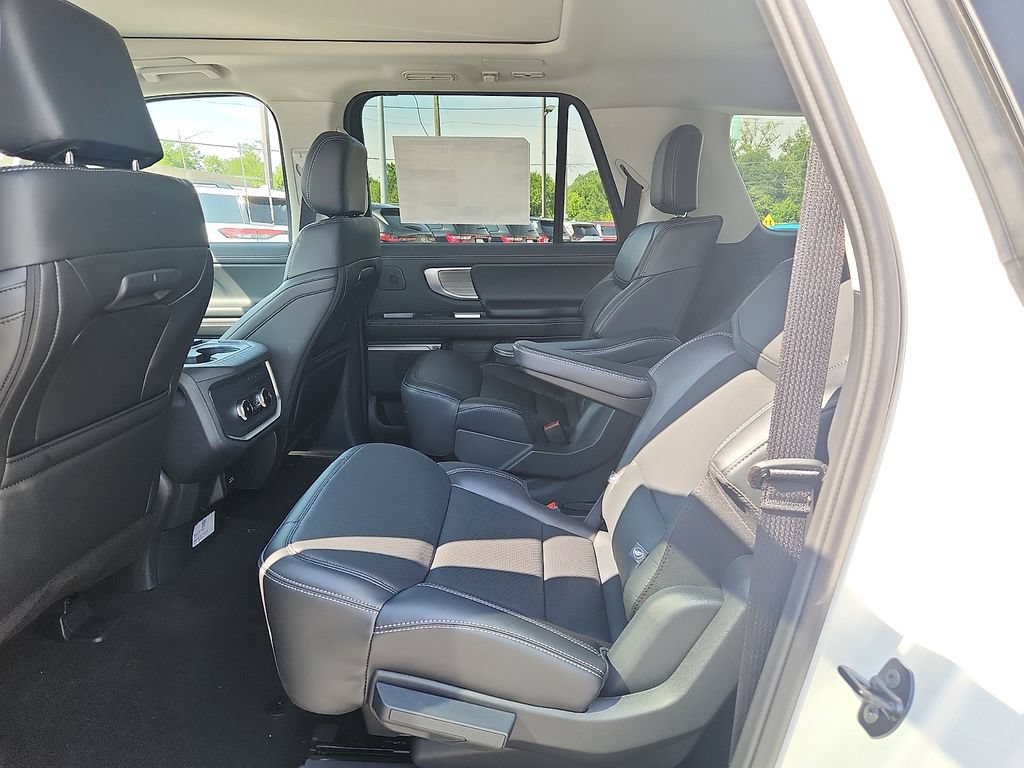 New 2025 Ford Expedition Max Platinum w/ Driver's Package AWD/4WD image 5