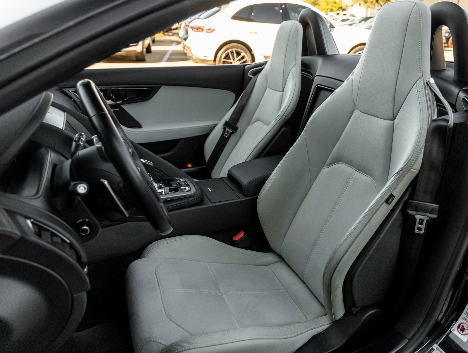 Used 2022 Jaguar F-TYPE Convertible image 20