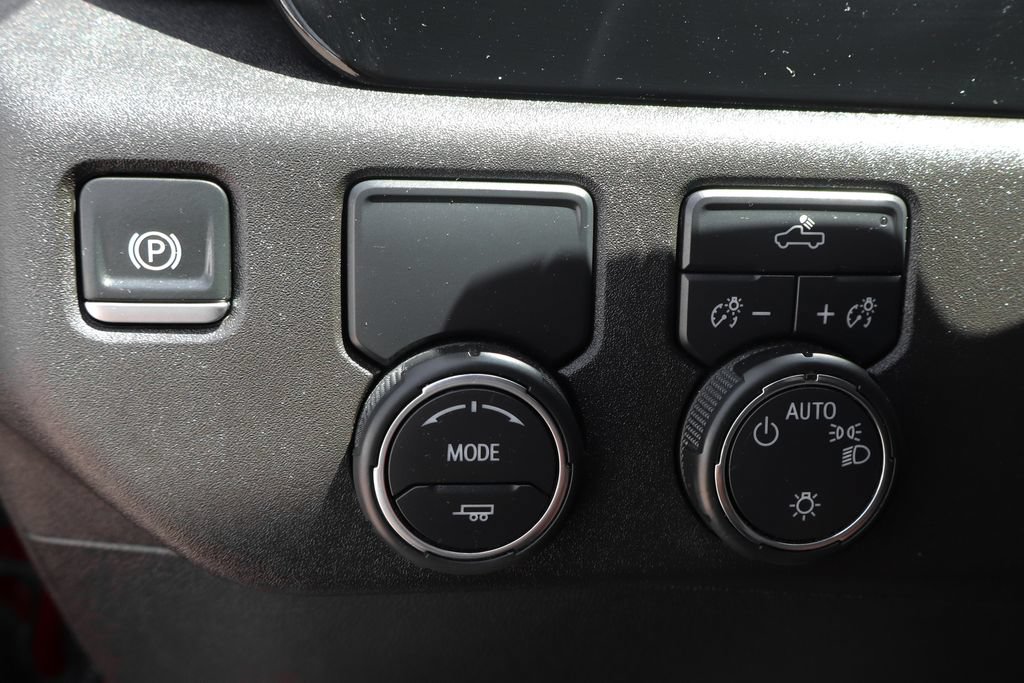 Used 2025 Chevrolet Silverado 1500 LT RWD image 19