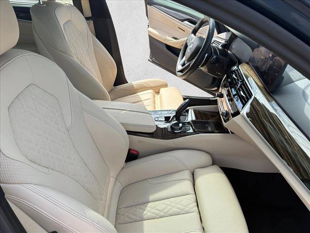 Used 2023 BMW 530i w/ Executive Package RWD image 22