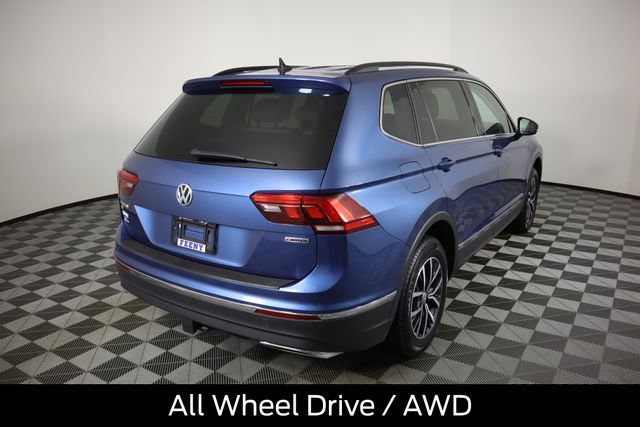 Used 2020 Volkswagen Tiguan SE w/ Panoramic Sunroof Package video 3