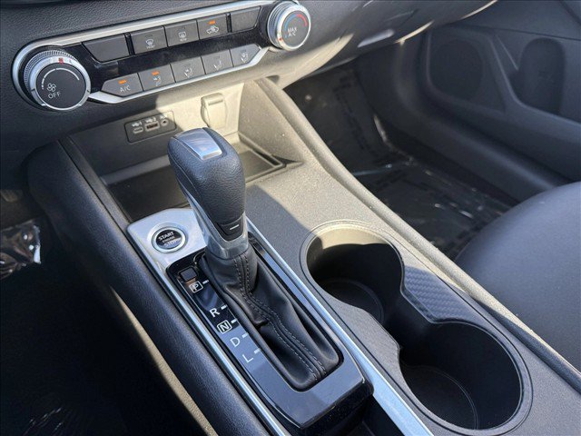 Used 2025 Nissan Altima 2.5 SV FWD image 16
