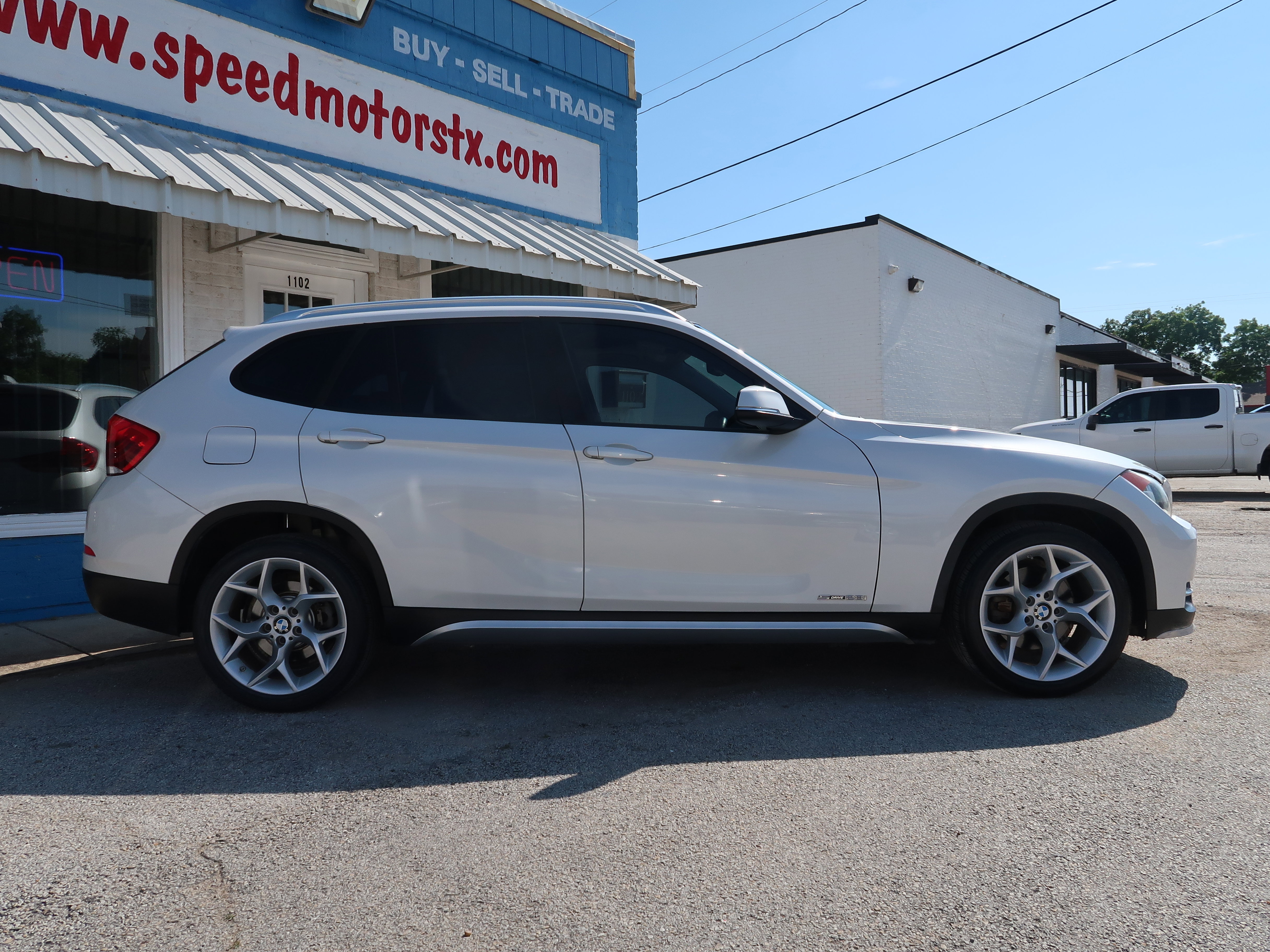Used 2015 BMW X1 sDrive28i RWD image 4