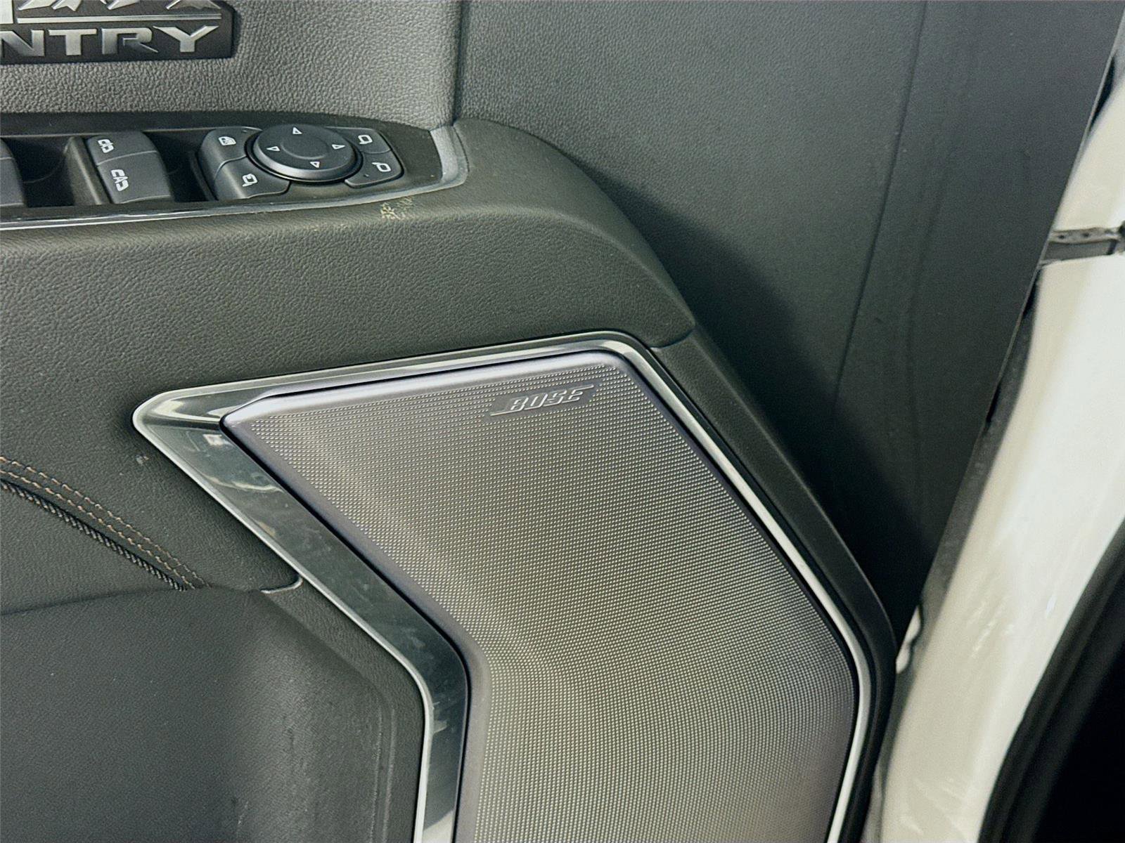 Used 2025 Chevrolet Silverado 1500 High Country w/ Technology Package image 13