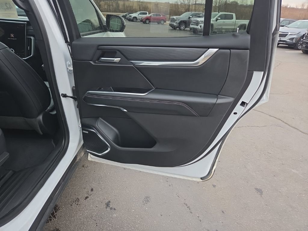 Certified 2025 GMC Acadia Elevation w/ Elevation Premium Package image 12