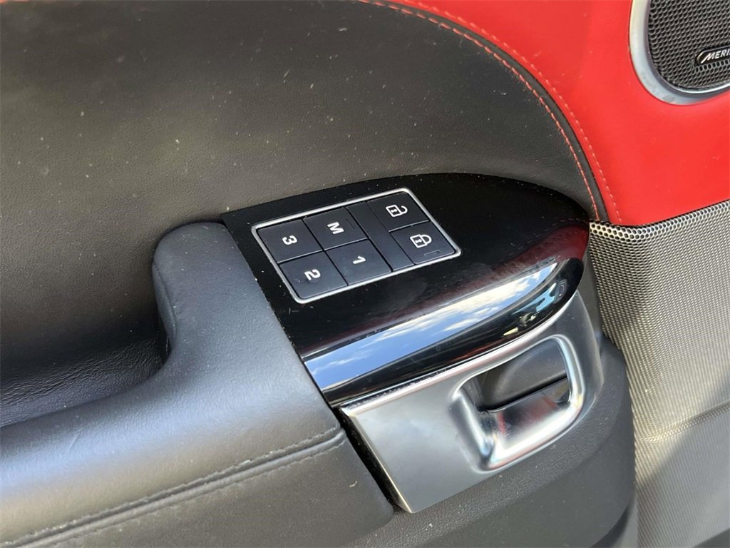 Used 2022 Land Rover Range Rover Sport HST image 14